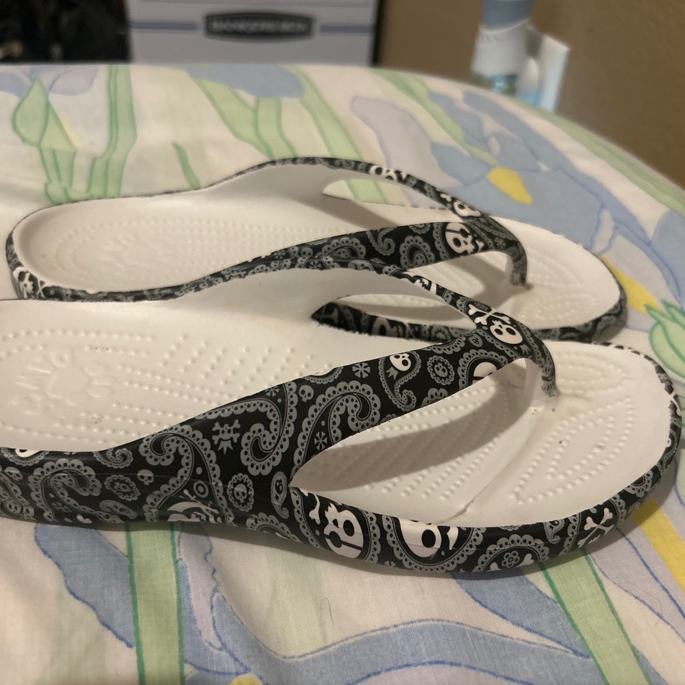 Real Dawgs Women’s Flip Flops
